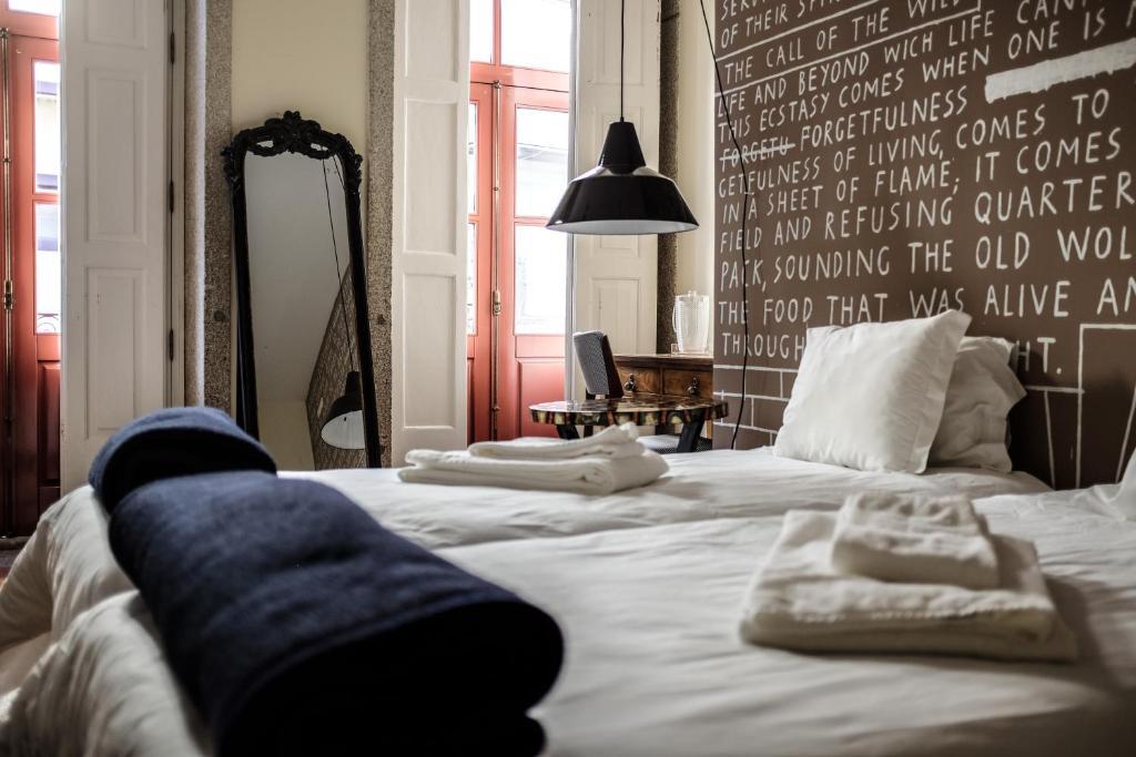 Chambre Lits Jumeaux avec Salle de Bains Commune