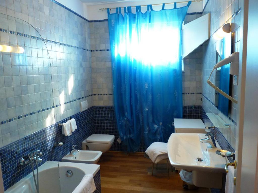 2 Zimmer mit Verbindungstür und Meerblick