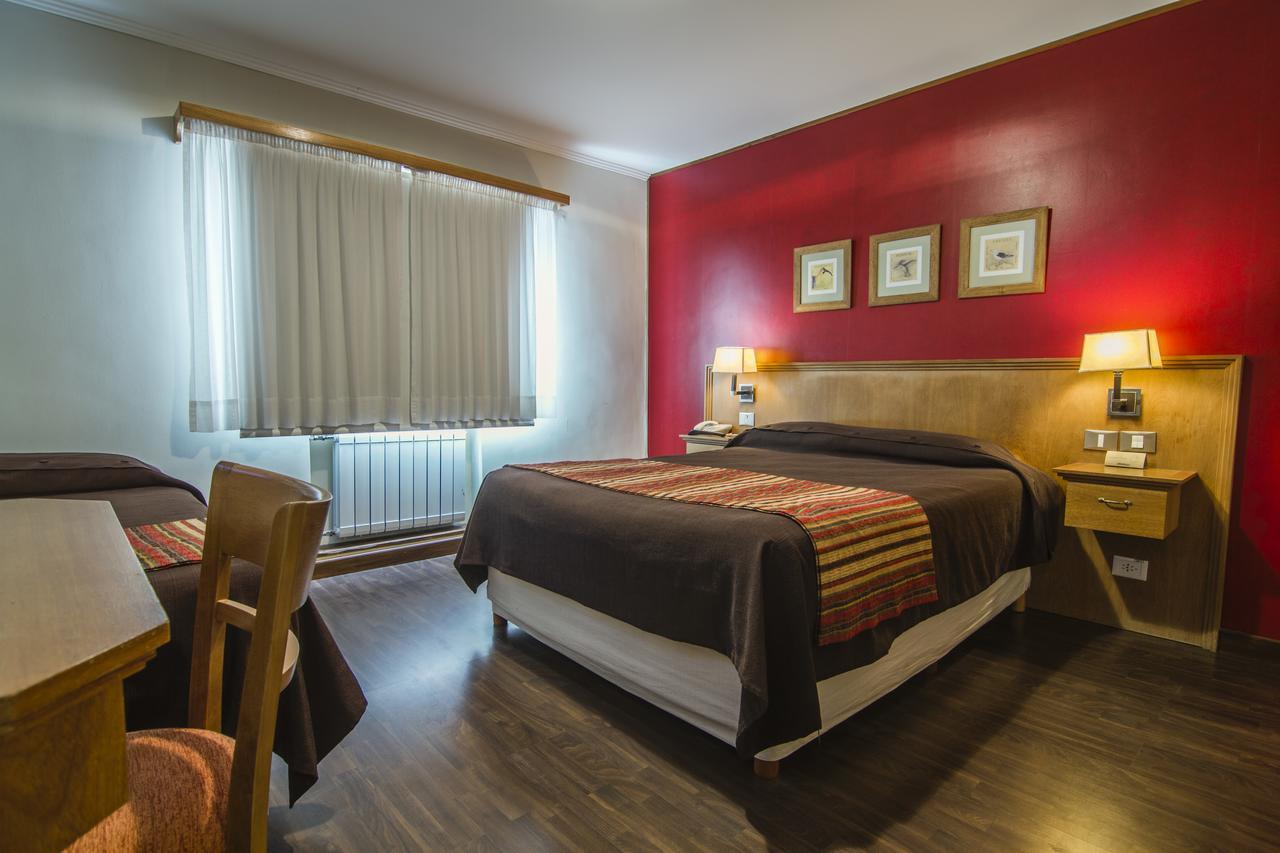 Quarto com 2 Camas de Solteiro