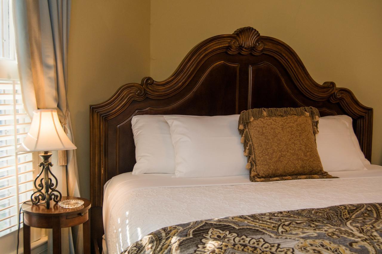 One-Bedroom King Suite