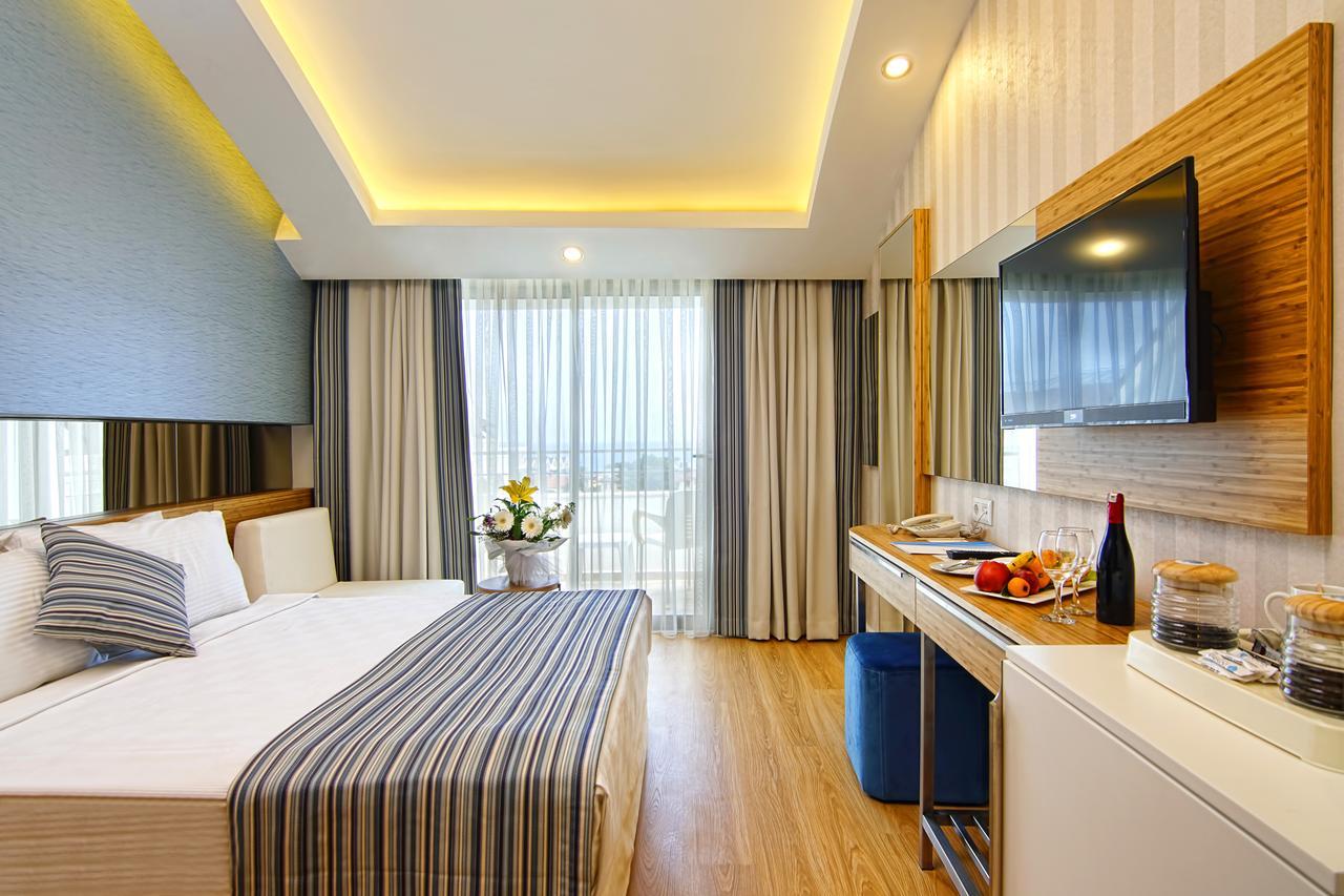 Standard Room Side Sea View