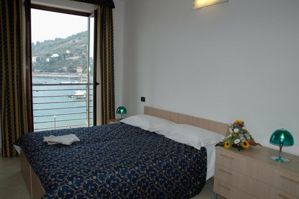 Double Room,53445292:JPEG
