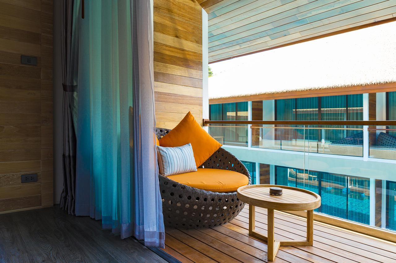 Chambre Double Supérieure - Vue sur Piscine