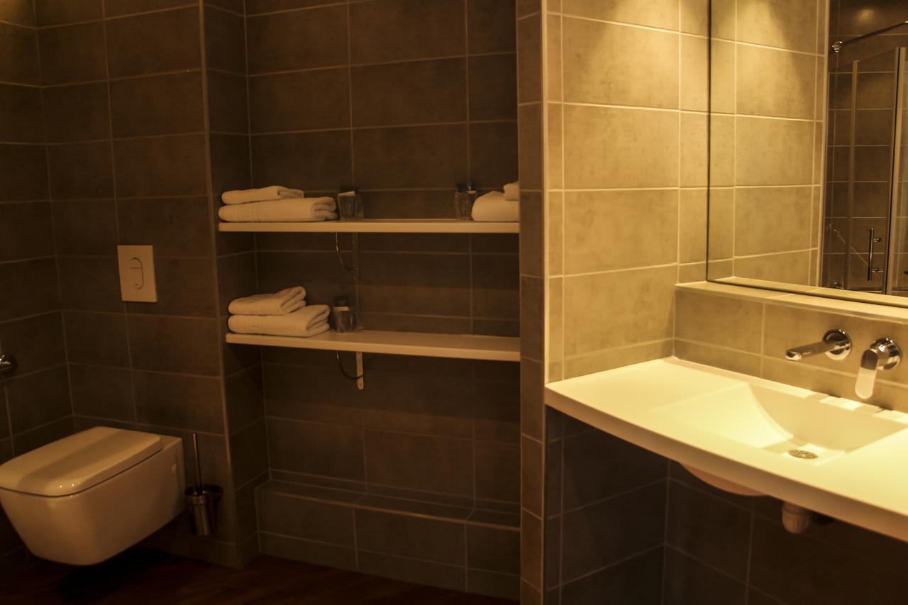 Chambre Double ou Lits Jumeaux - Accessible aux Personnes à Mobilité Réduite