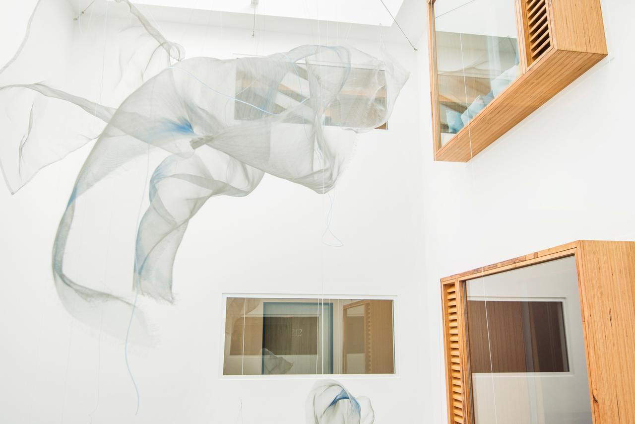 Großes Wohnzimmer zum Lichthof