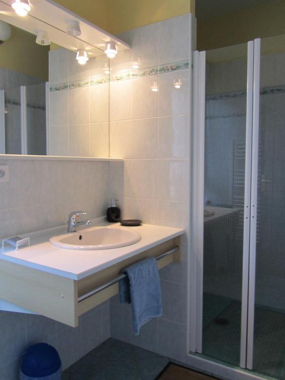 One-Bedroom Apartment,1547371330:JPEG