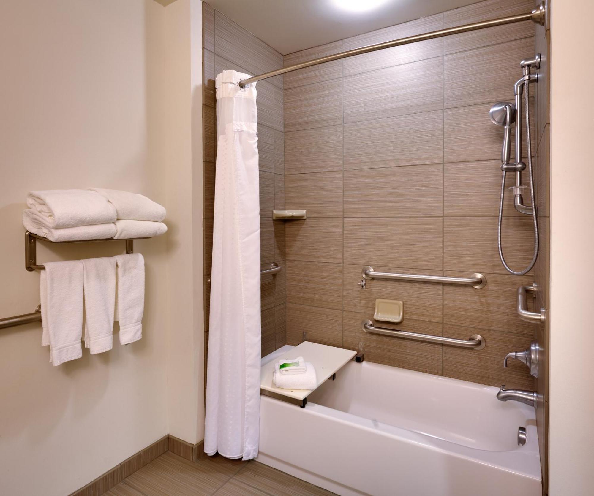 Standard King Room with Mobility Accessible Tub,1616436278:JPEG