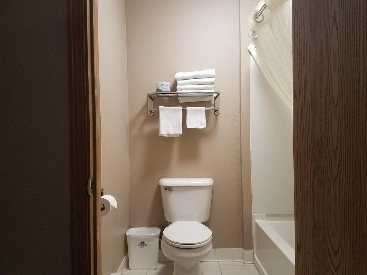 Queen Room - Non-Smoking