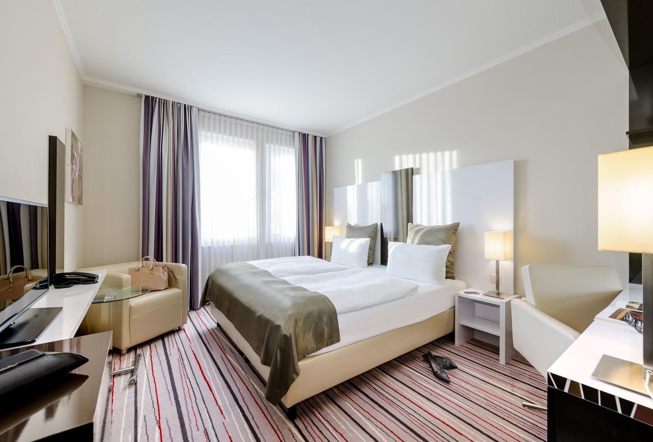 Standard Zimmer mit Kingsize-Bett