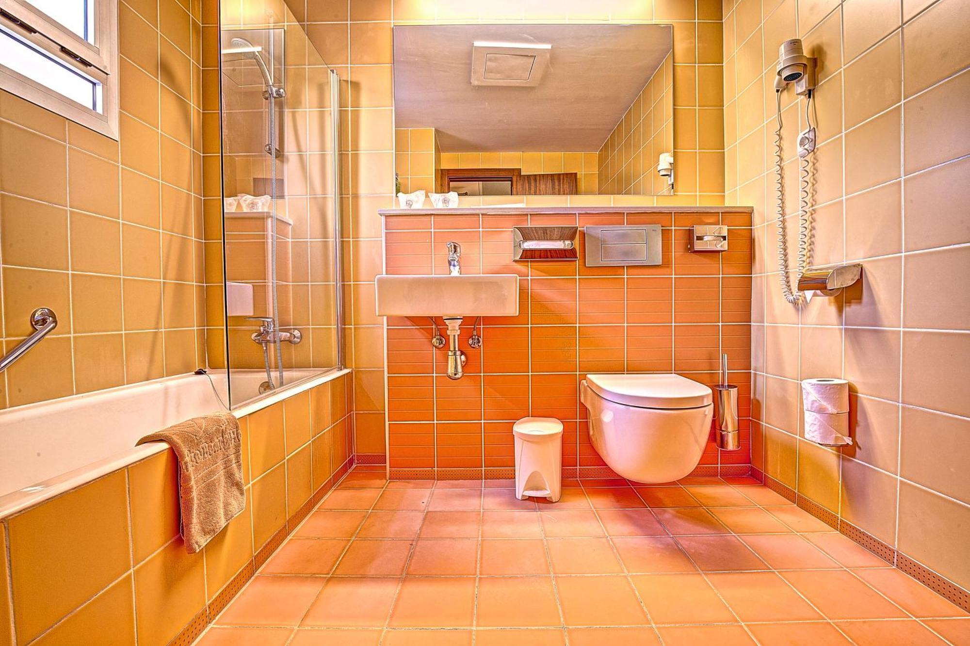Single Room,550599954:JPEG