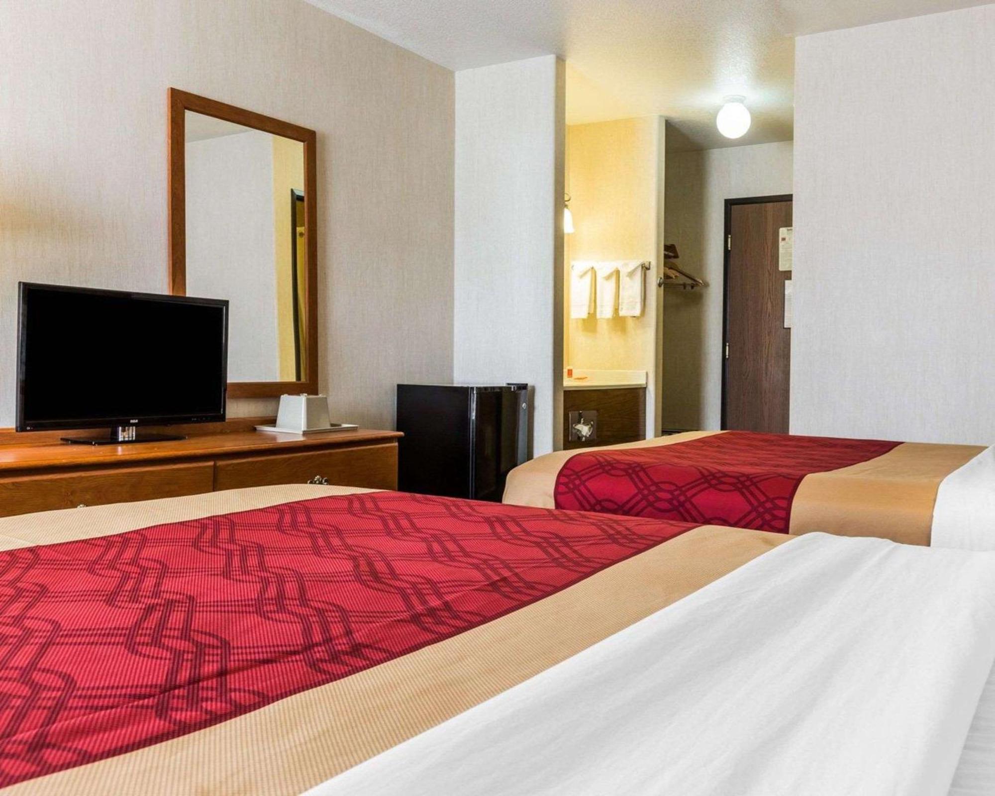 Queen Room with Two Queen Beds - Non-Smoking
