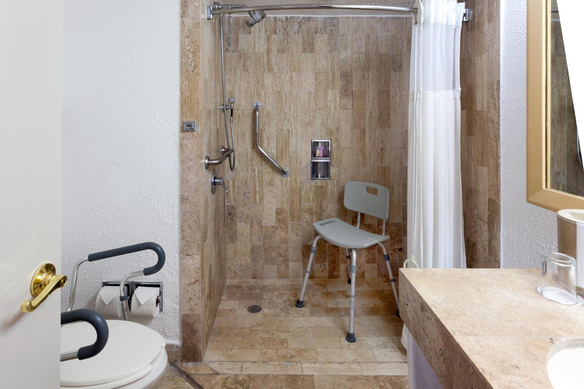 Double Room with Two Double Beds - Disability Access