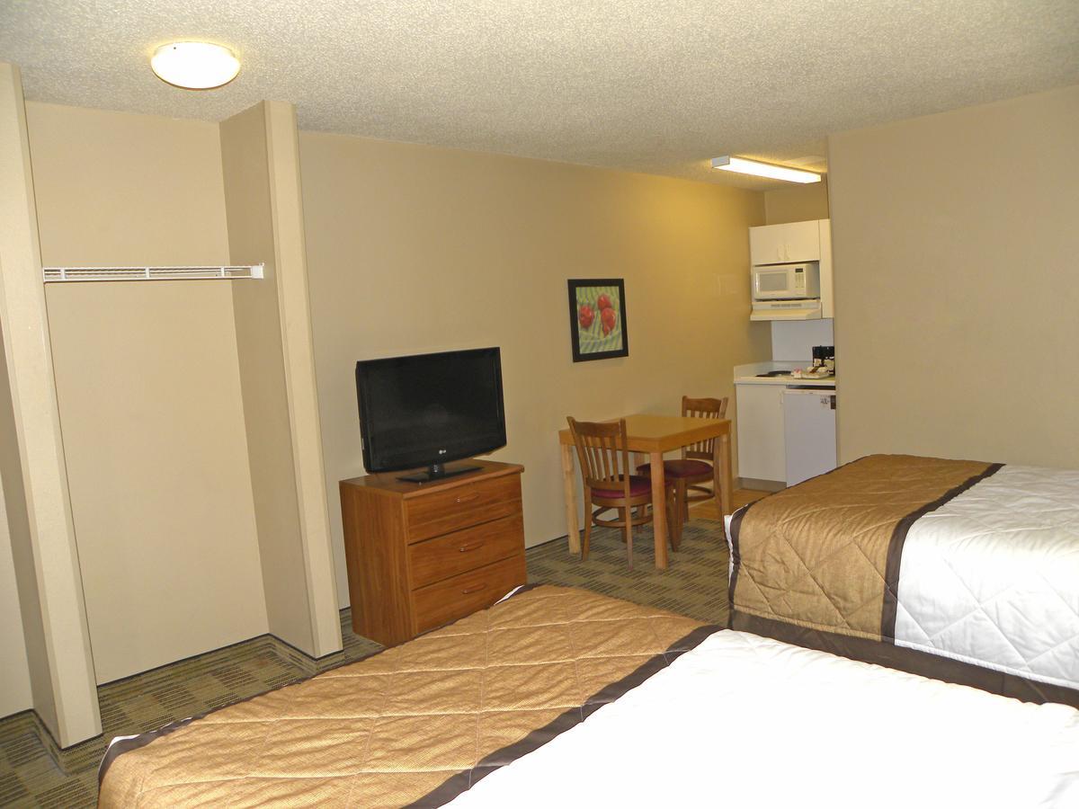 Studio with 2 Queen Beds - Non-Smoking