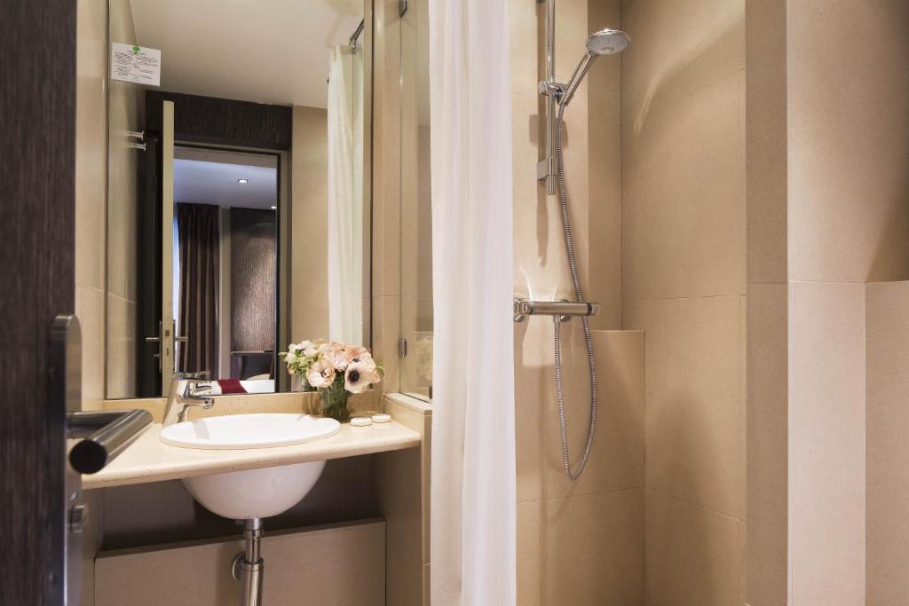 2 Doppelzimmer mit Verbindungstür