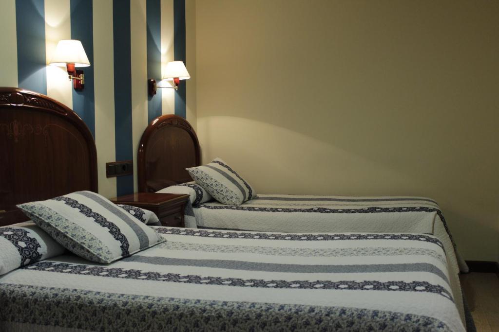 Tweepersoonskamer met 2 Aparte Bedden
