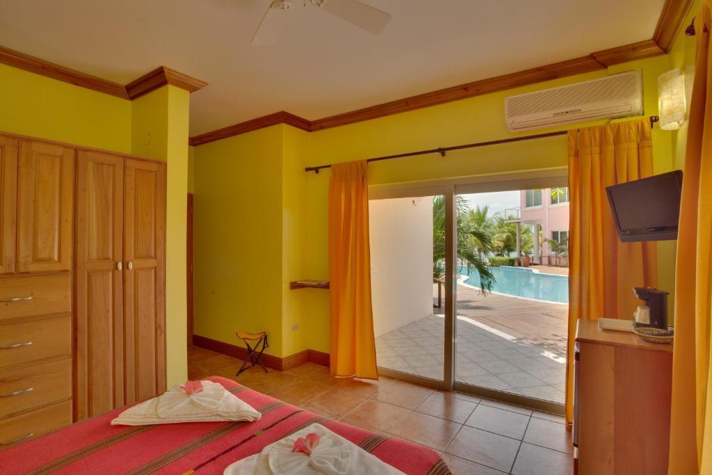 Queen Room with Sea View