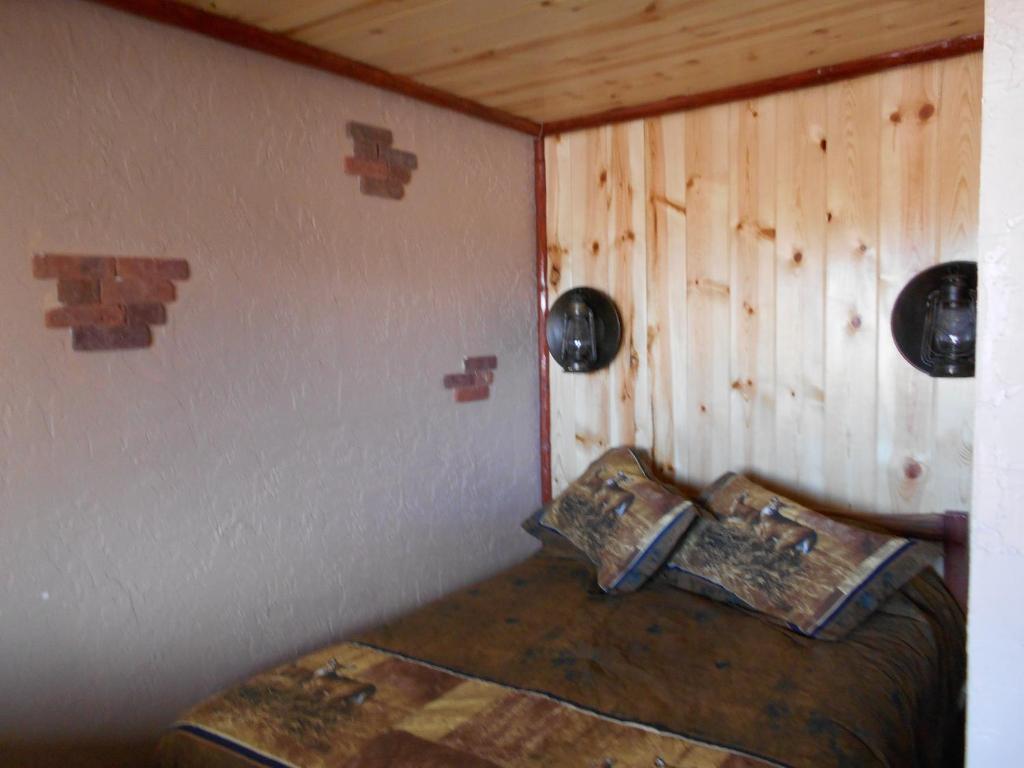 Annex Motel - across the street - no extra beds