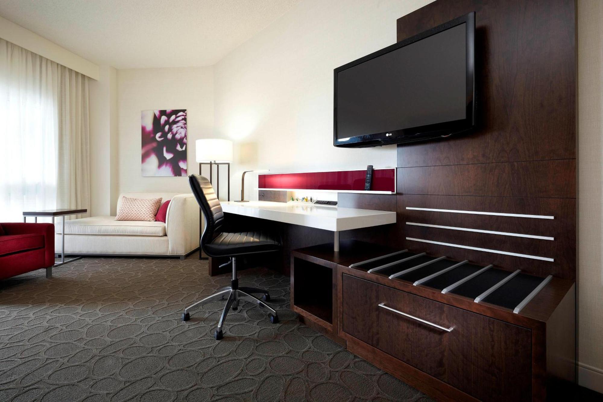 Club King Room