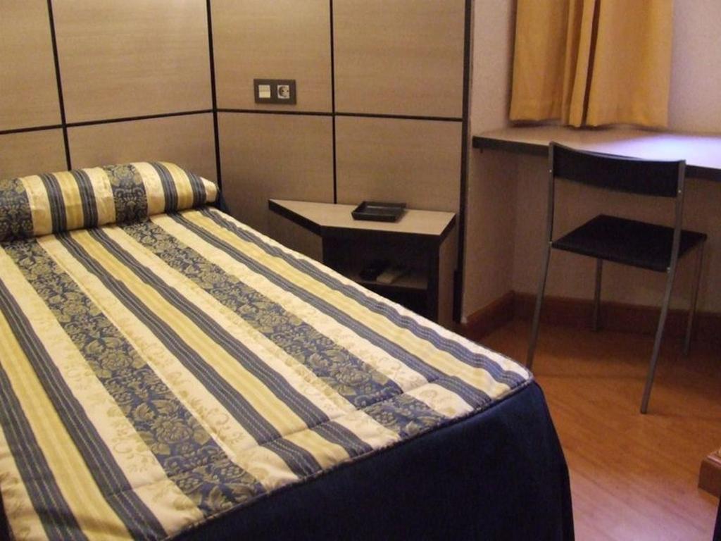 Chambre Simple avec Salle de Bains Commune