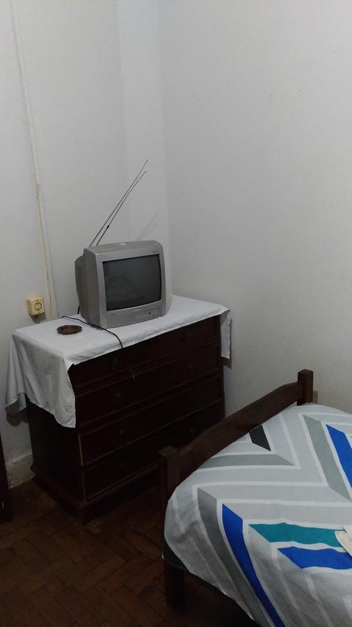 Quarto Individual com Banheiro Compartilhado