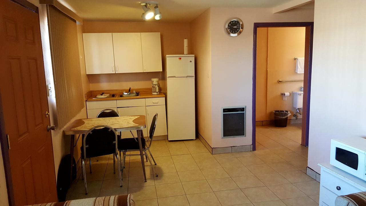 One Bedroom King Suite - Non Smoking