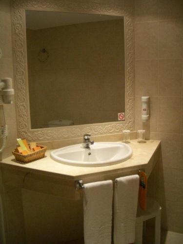 Single Room,60799078:JPEG