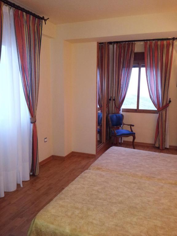 Habitación Doble con vistas a la montaña