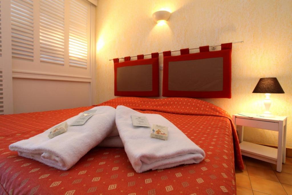 Doppelzimmer mit Poolblick (2 Personen)