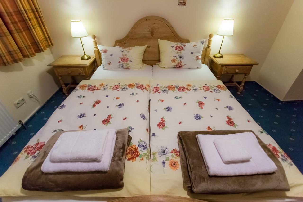 Budget Double Room,613145825:JPEG