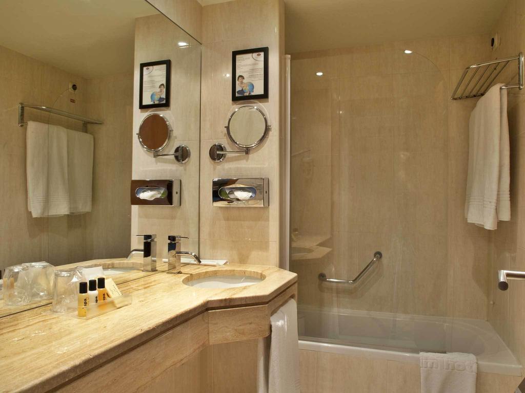 Quarto com 2 Camas de Solteiro