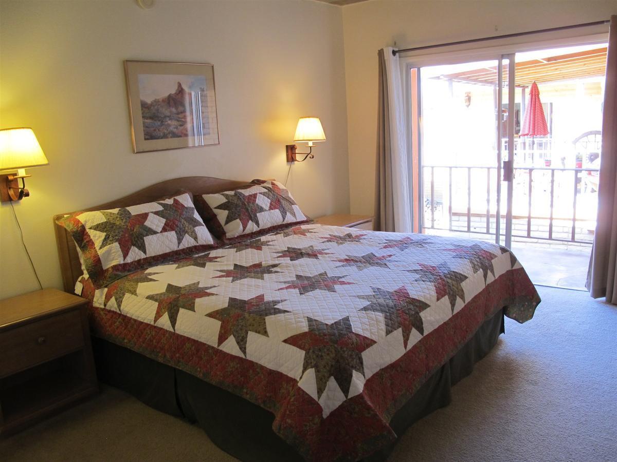 Second Floor King Room (No Pets Allowed)