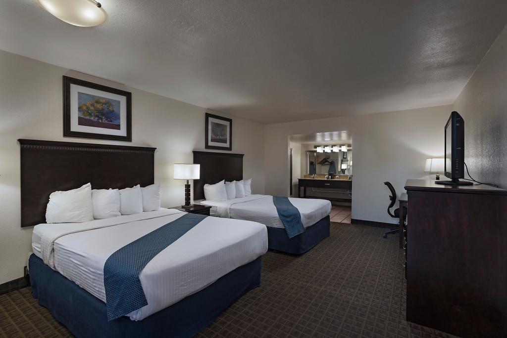 Standard Queen Room