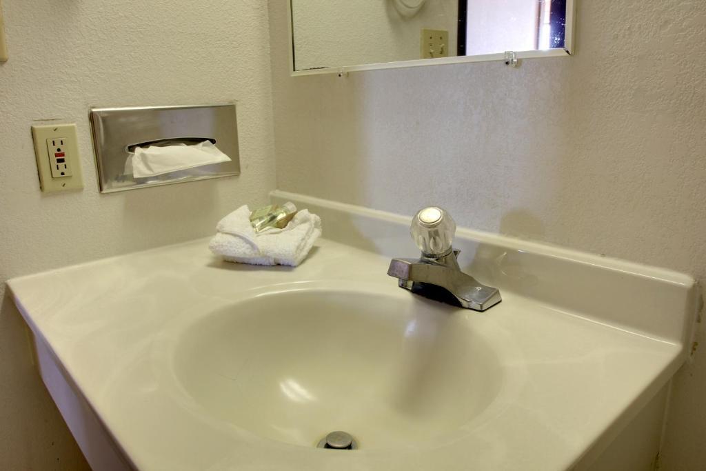 King Room - Ground Floor/Non-Smoking