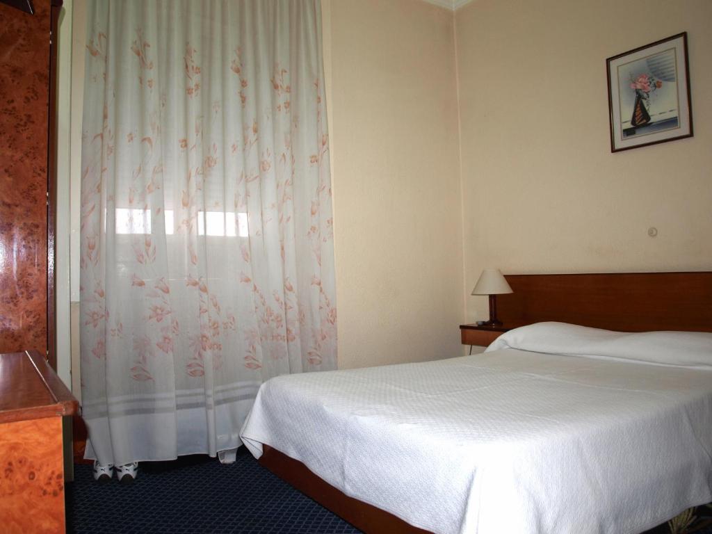 Single Room,1516430059:JPEG
