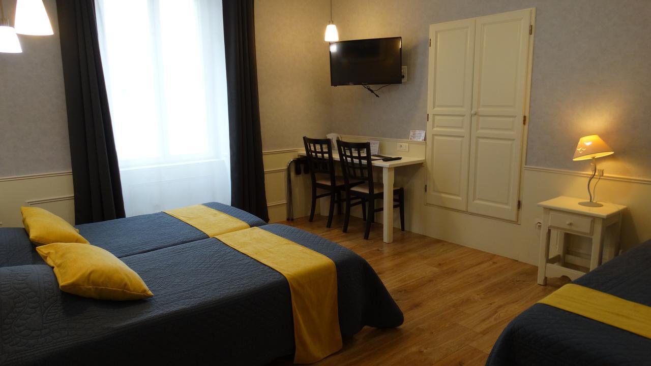 Superior Triple Room with City View