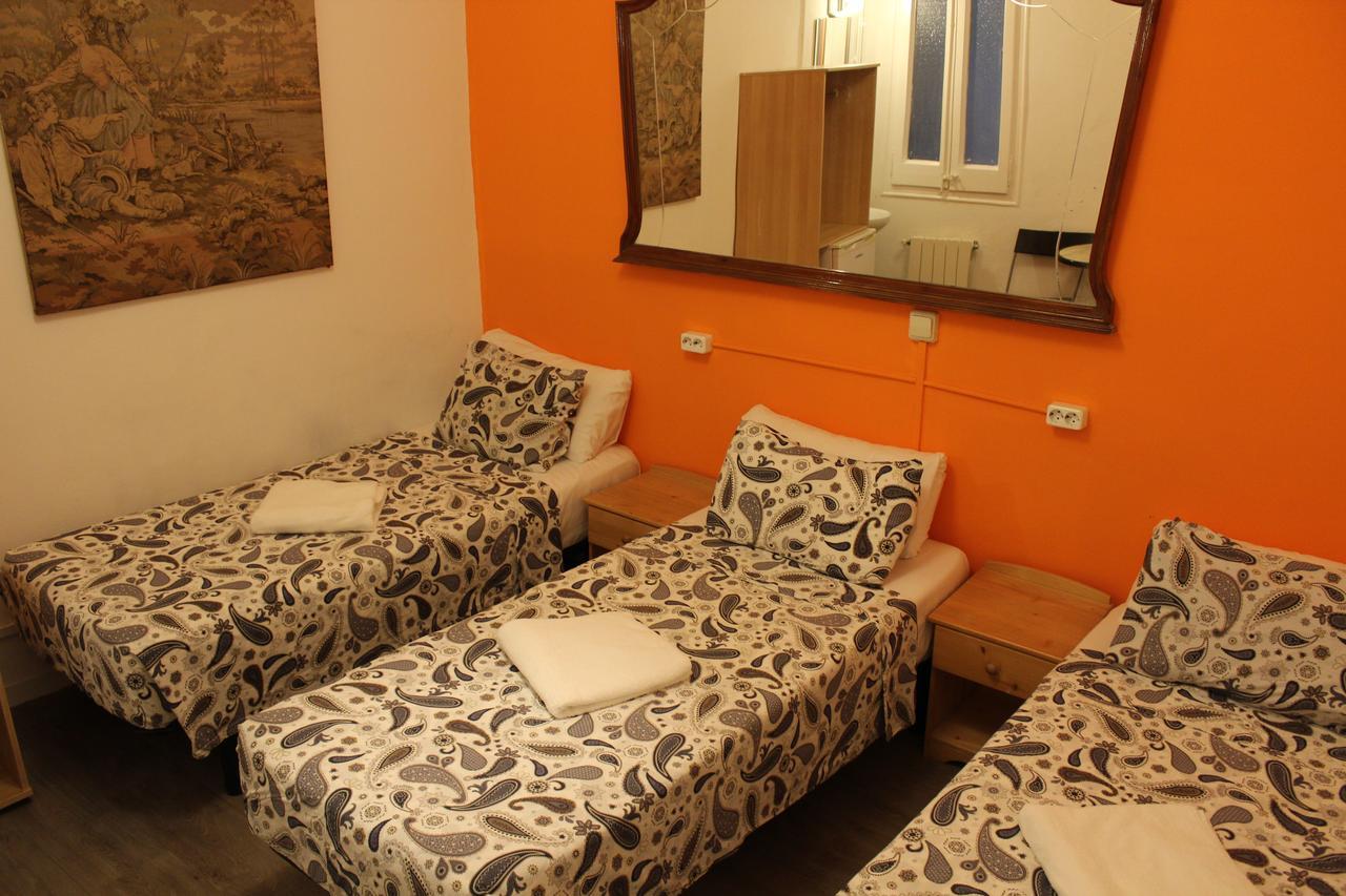 Chambre Triple avec Salle de Bains Commune