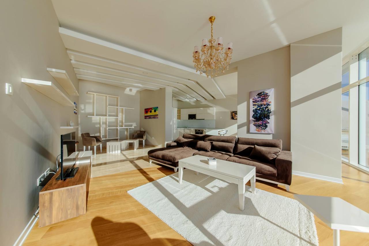 Luxus-Apartment mit 2 Schlafzimmern, Terrasse und Stadtblick