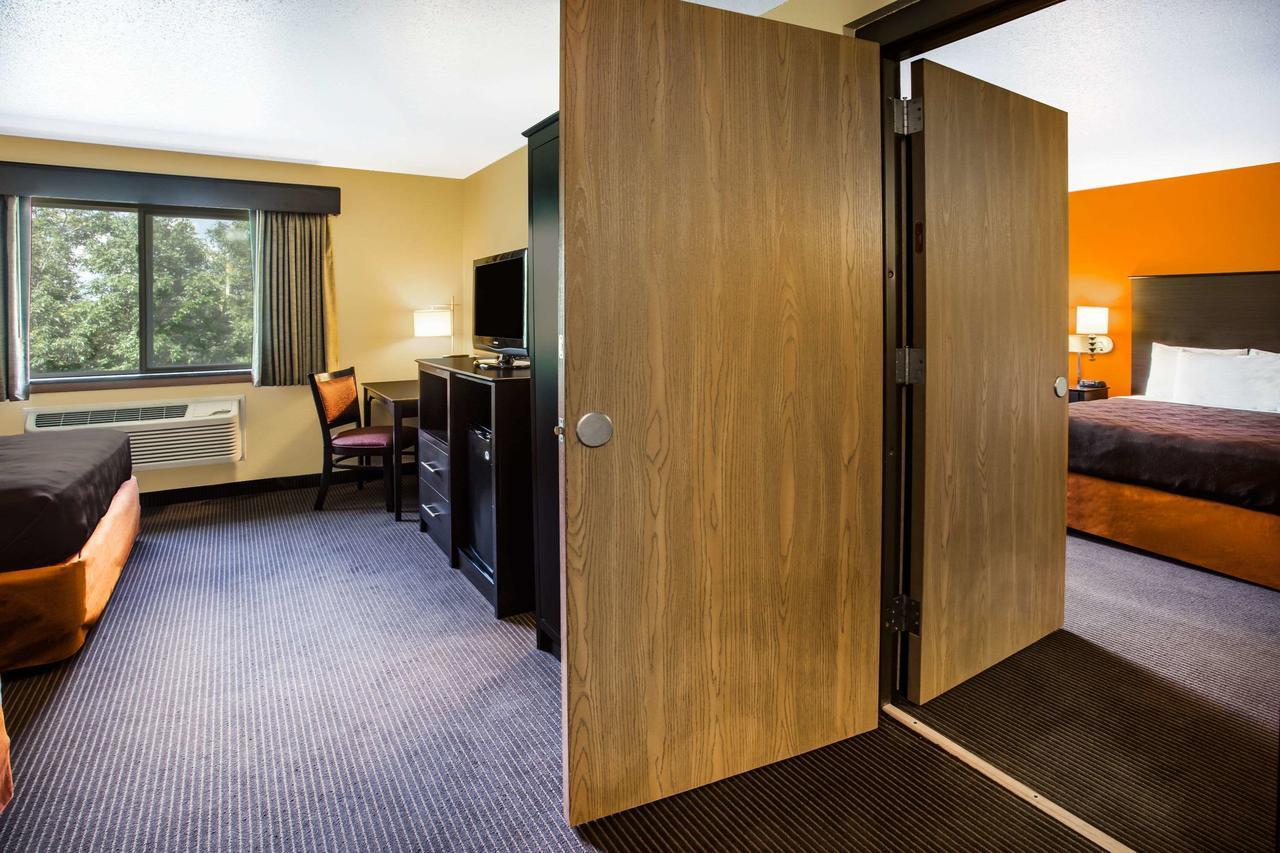 Queen Room with Two Queen Beds - Non-Smoking