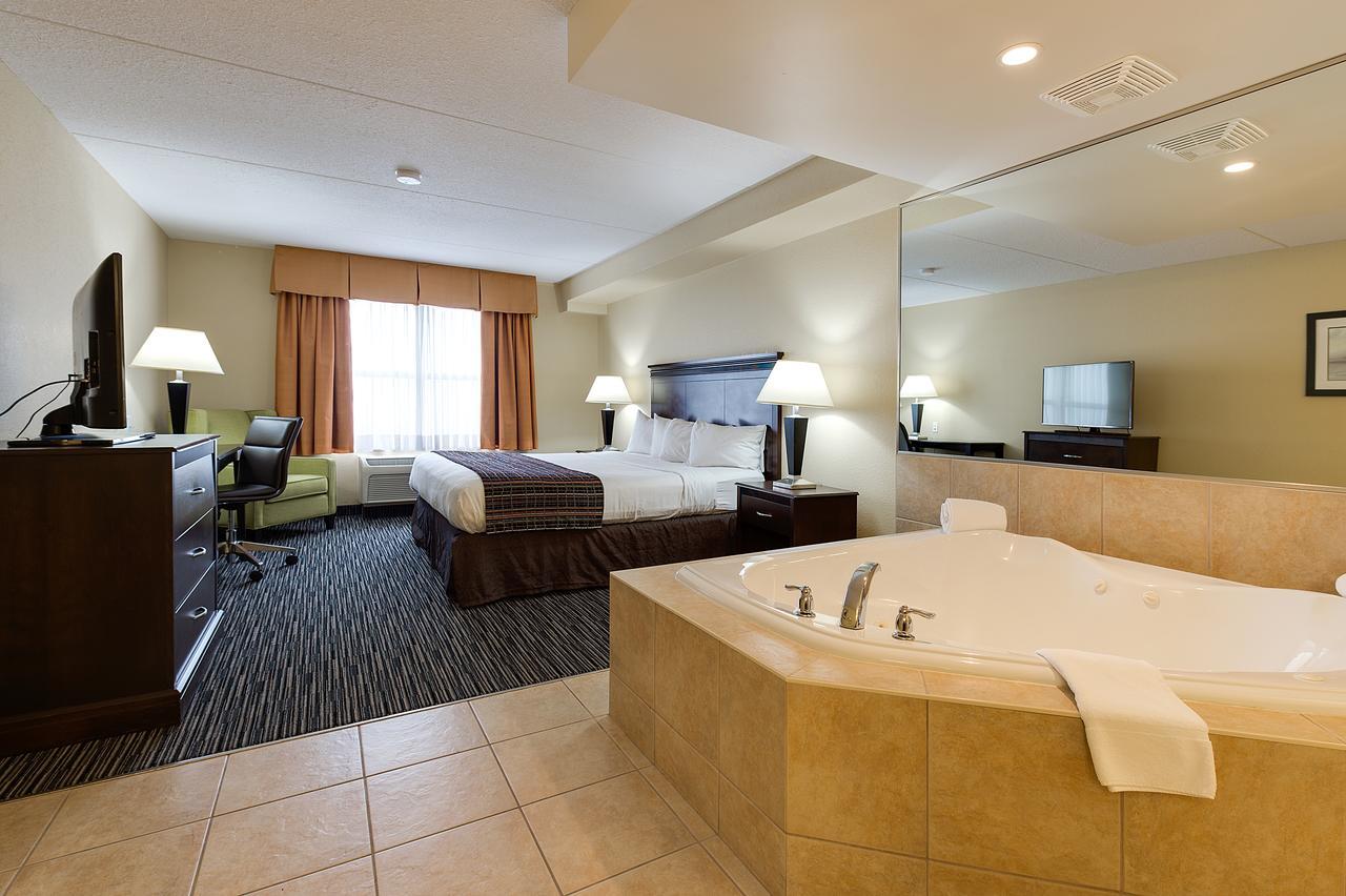 Suite mit Kingsize-Bett mit Whirlpool