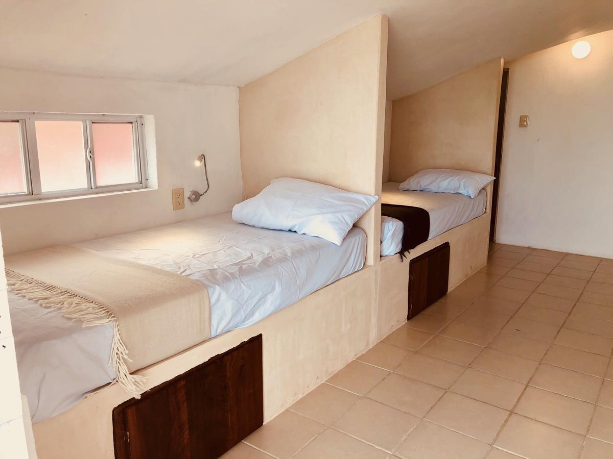 Quadruple Single Bed Room Lake View,633439485:JPEG