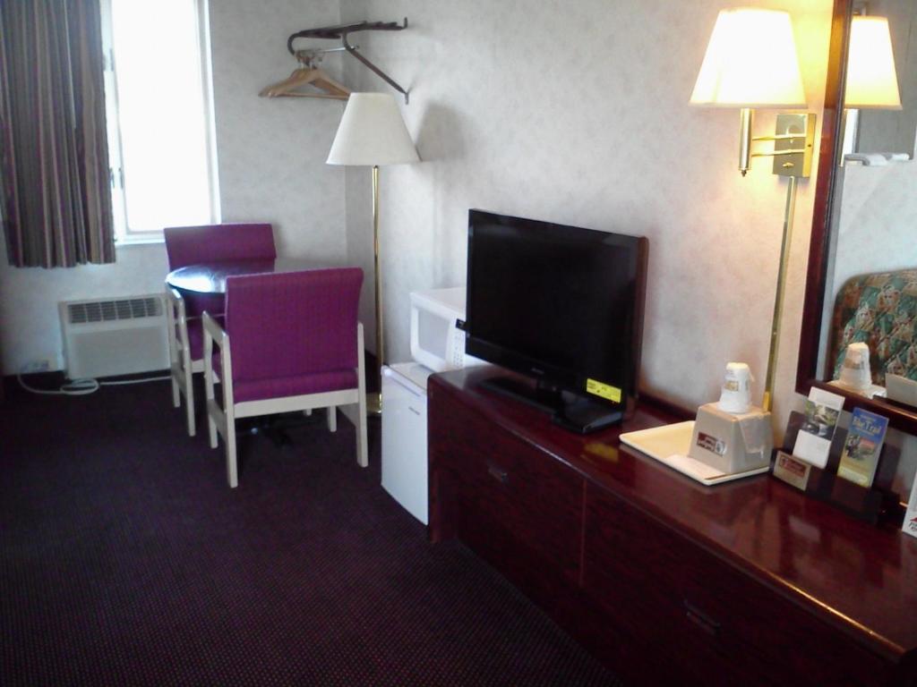 Double Room with Two Double Beds - Non-Smoking