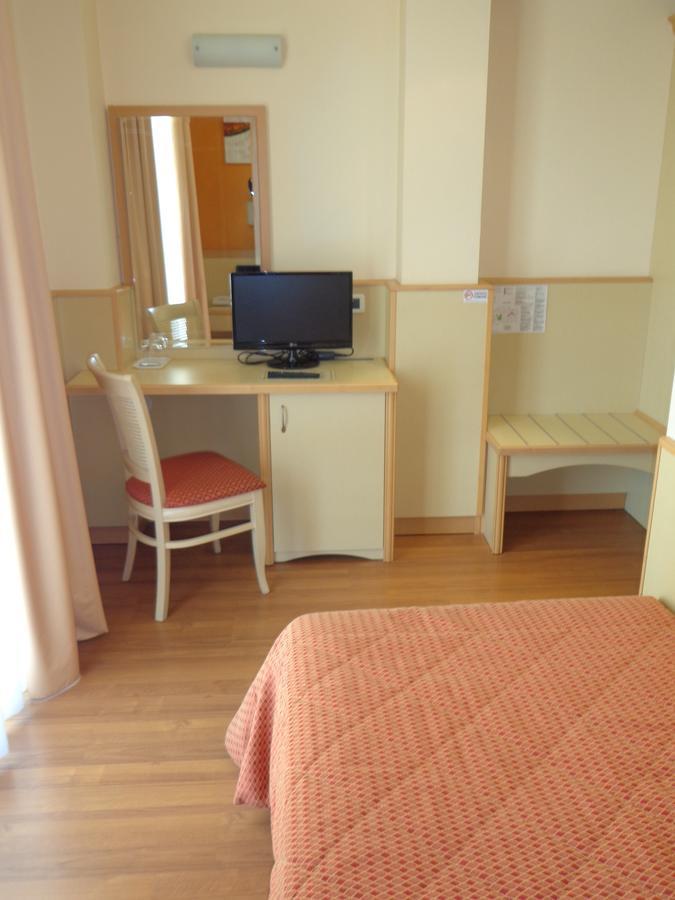 Single Room,635592066:JPEG
