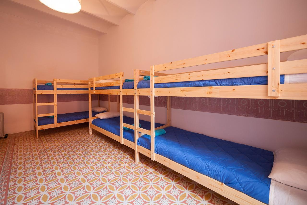 Cama en habitación compartida mixta de 6 camas