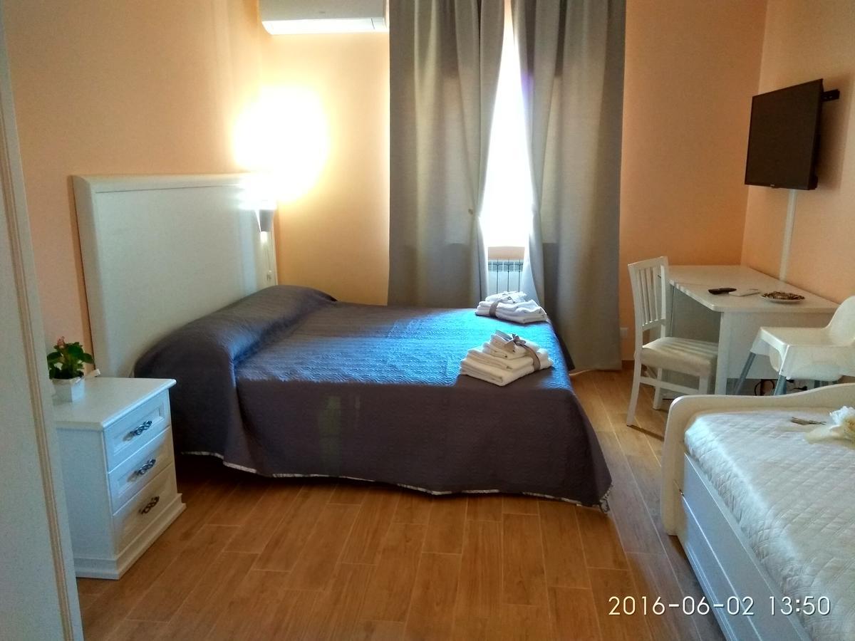 Camera Budget Matrimoniale/Doppia con Letti Singoli