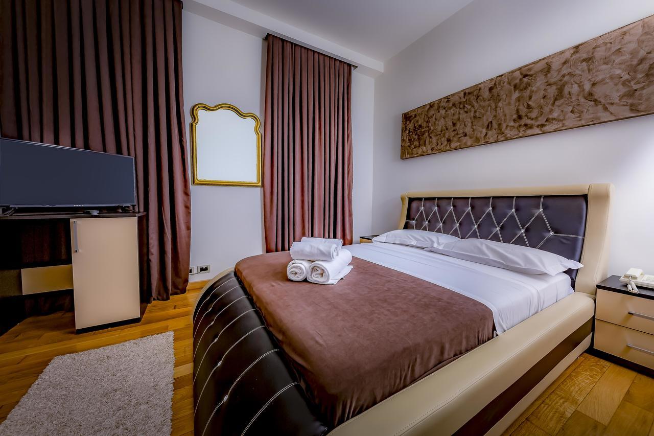 Double Room,1551432739:JPEG
