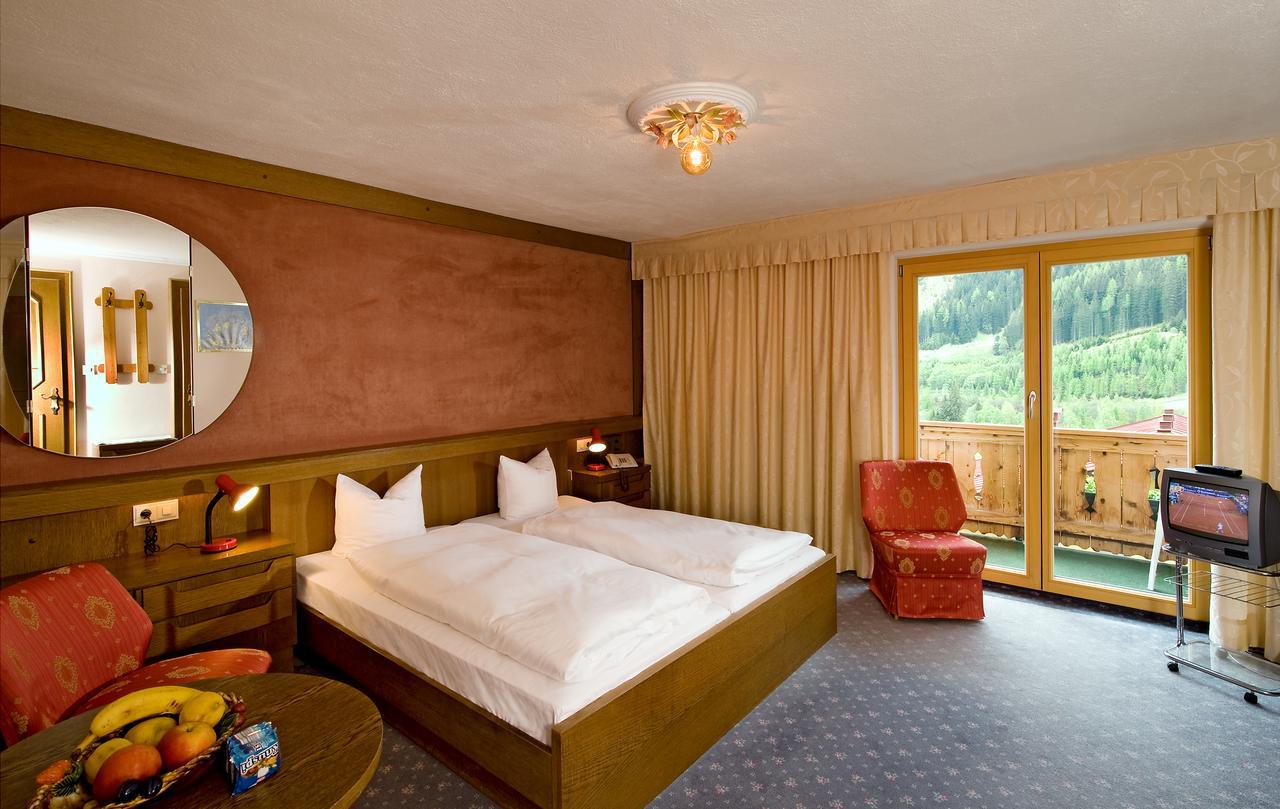 Doppelzimmer mit Balkon