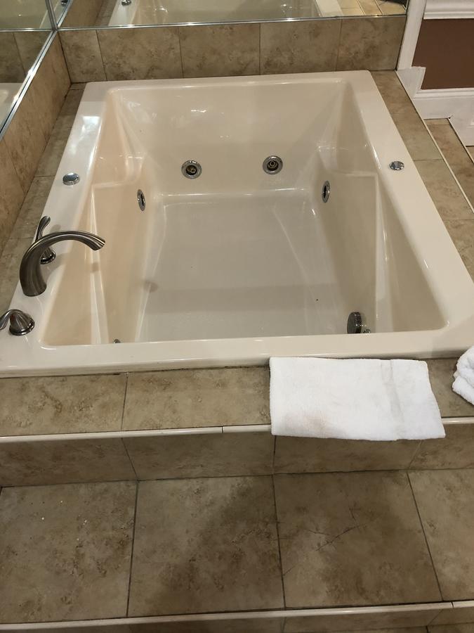 Deluxe Suite - Non-Smoking