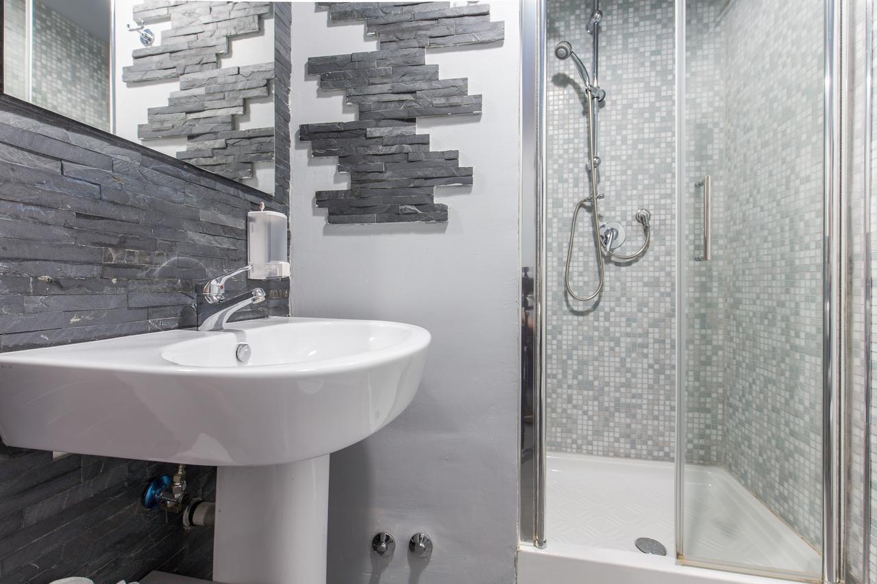 Quarto Duplo com Banheiro Privativo Externo