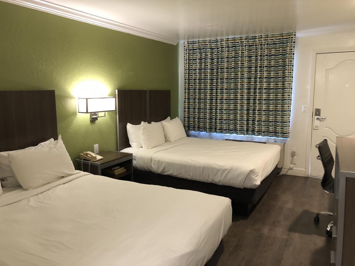 Deluxe Queen Room with Two Queen Beds