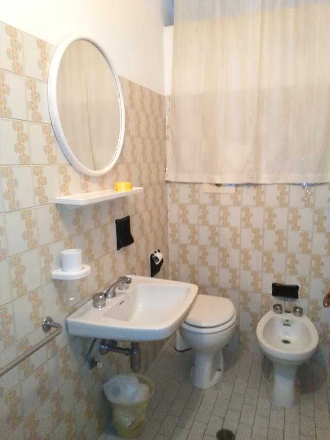 Camera Singola con Bagno Privato Esterno